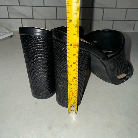 Shu shop black heels - Picture 6 of 6